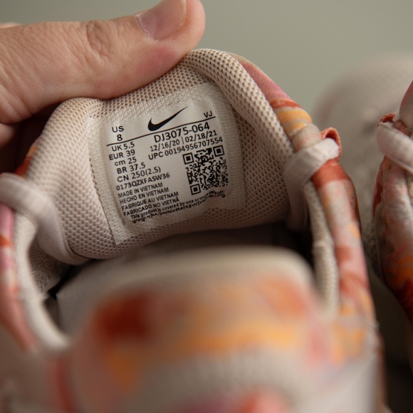 Nike Free Metcon 4 Womens Training Shoes Desert Sand Crimson DJ3075-064 Size 8 - Picture 5 of 7